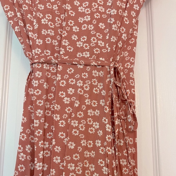 Gap Wrap Dress - Picture 8 of 9